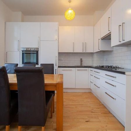 Lovely 2 Bedroom Apartment In Tooting London Eksteriør bilde